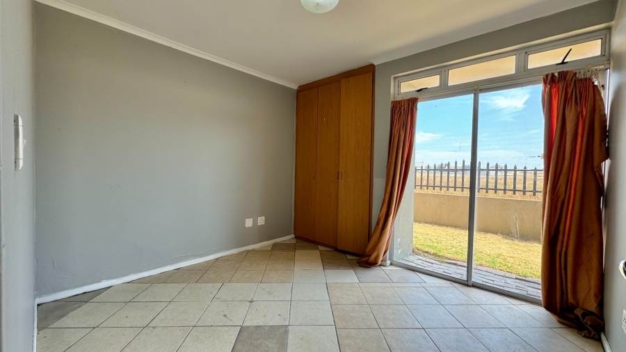 2 Bedroom Property for Sale in Whispering Pines Western Cape